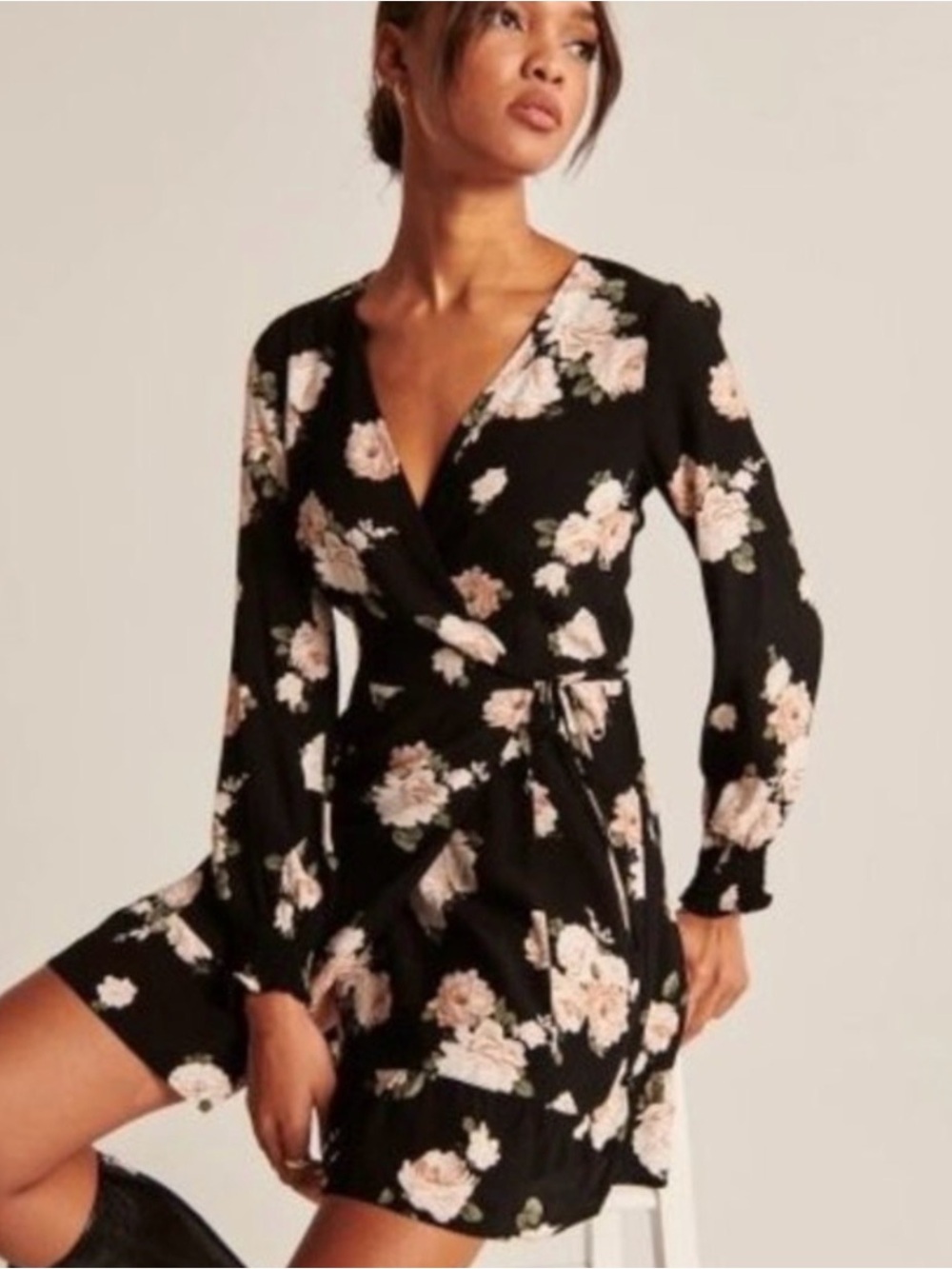 Abercrombie Black Floral Smocked Cuff Long Sleeve Mini Wrap Dress Size Medium
